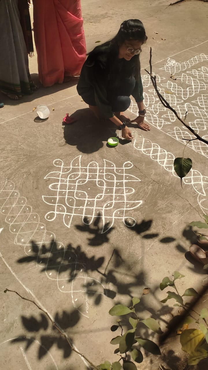 Kolam Rangoli participants